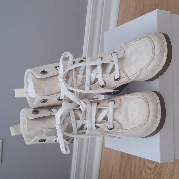 Timberland laced up boot - Picture 2 of 5